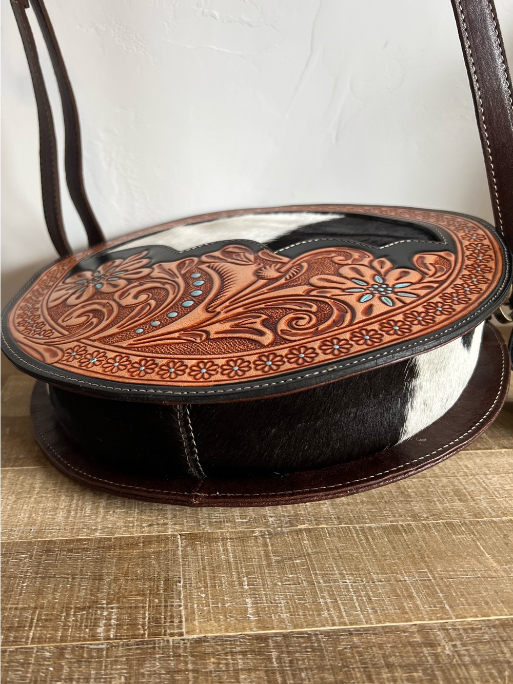 Myra Western Cowhide Round Crossbody Bag Hand Tooled Leather Boho Purse NWT - Picture 8 of 11